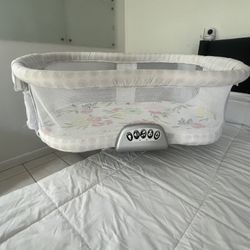 Halo Bassinest Swivel Sleeper