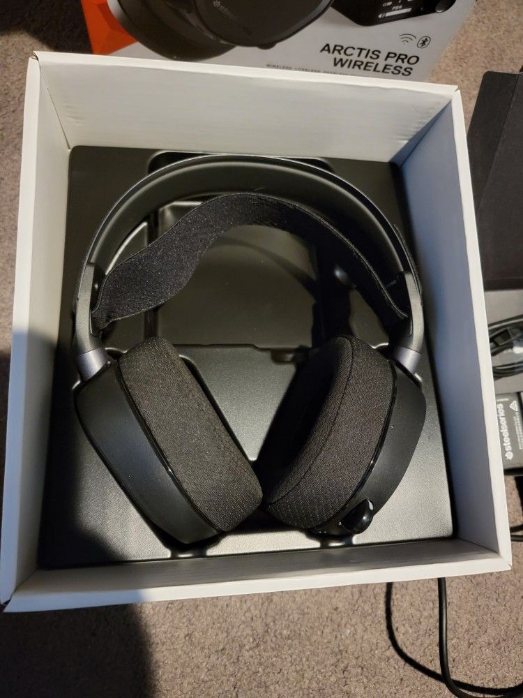 Steelseries Arctis Pro Wireless Gaming Headset