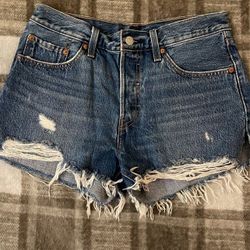 LEVIS denim Shorts 