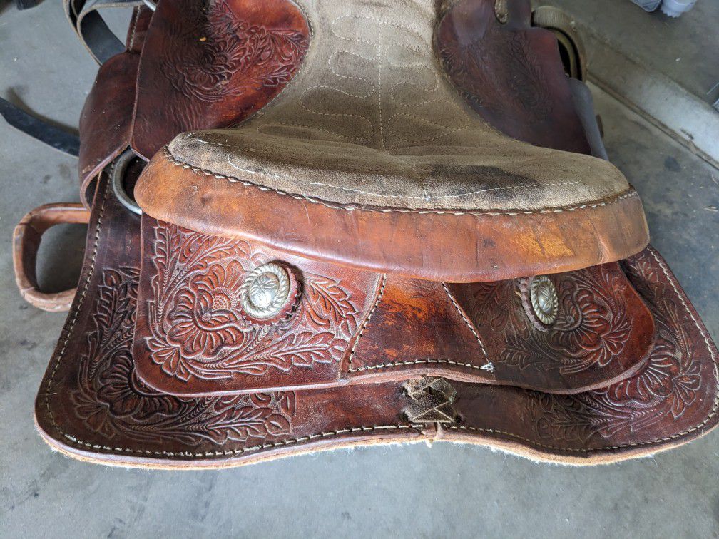 Horse Saddle $150 OBO