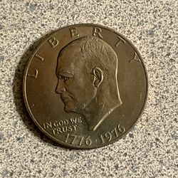 One Dollar Bicentennial Gold Color Coin😎