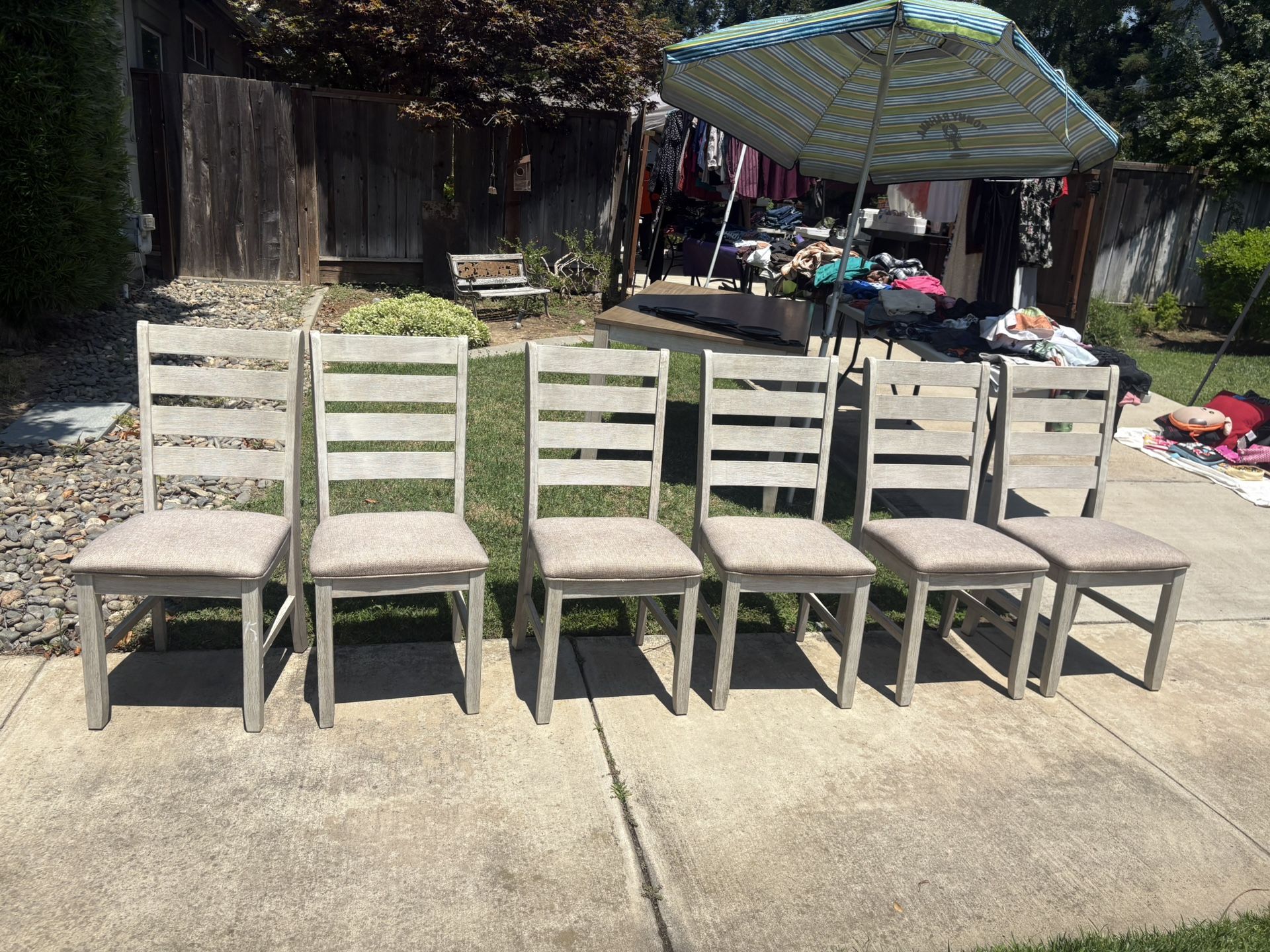 Farmhouse Style Dinning Table