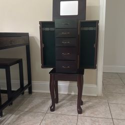 ✨BEAUTIFUL JEWELRY ARMOIRE✨