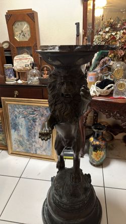 Lion Pedestal / Center Table Base