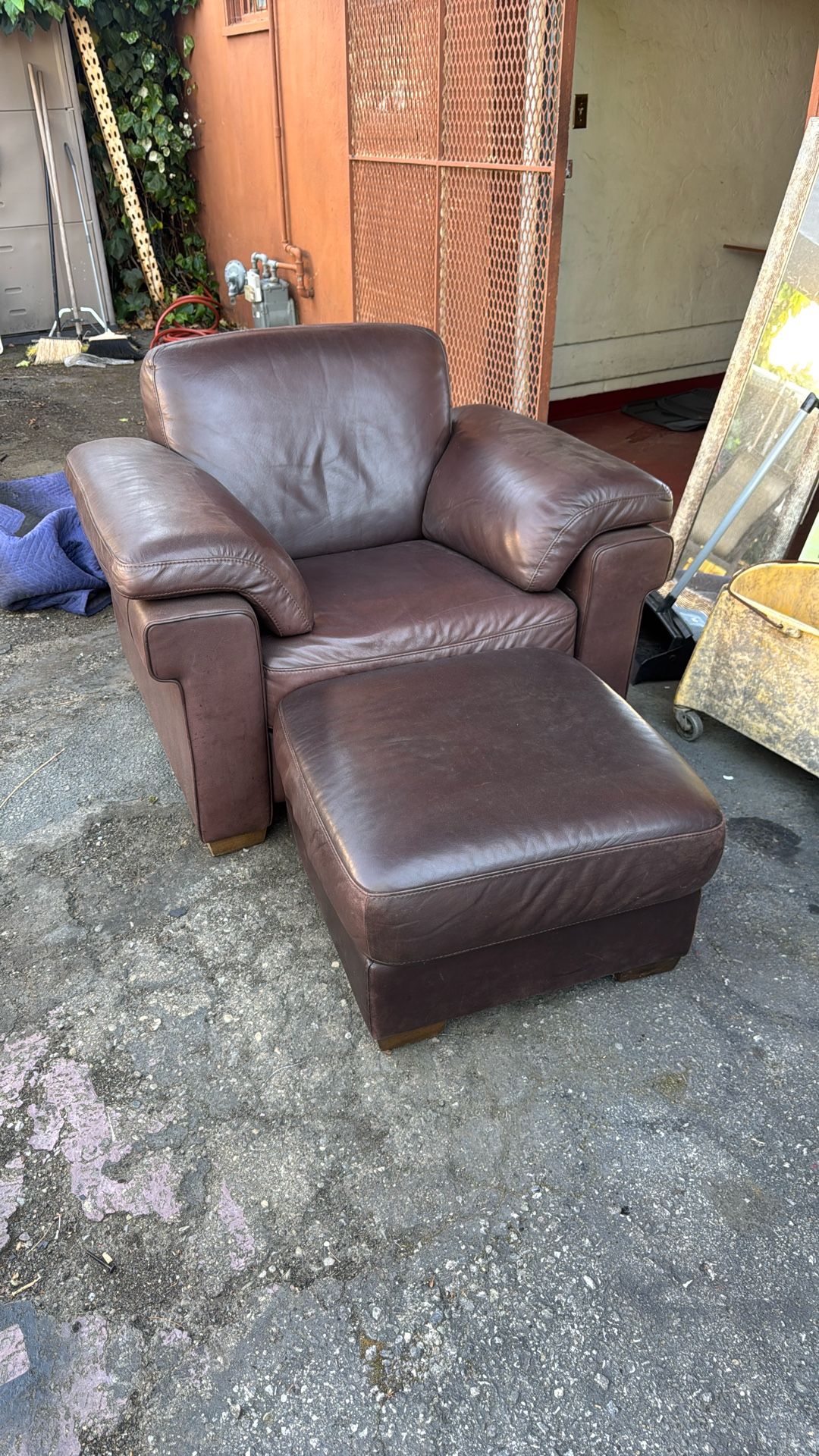 COUCH CHAIR!