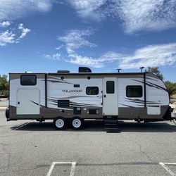 2018 Forest River Wildwood Three Bunkbeds Private Bedroom