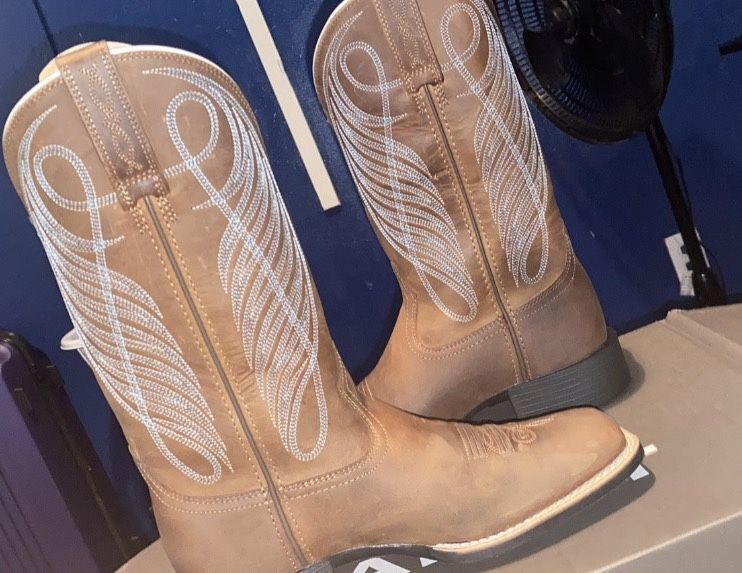 Ariat women Boots B wide 