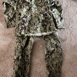 NWU Small Regular Trousers. Small Short Top 