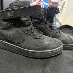 Nike Sneakers Youth 6y Black Court Borough Mid 2 GS Athletic Shoes CW5867-001
