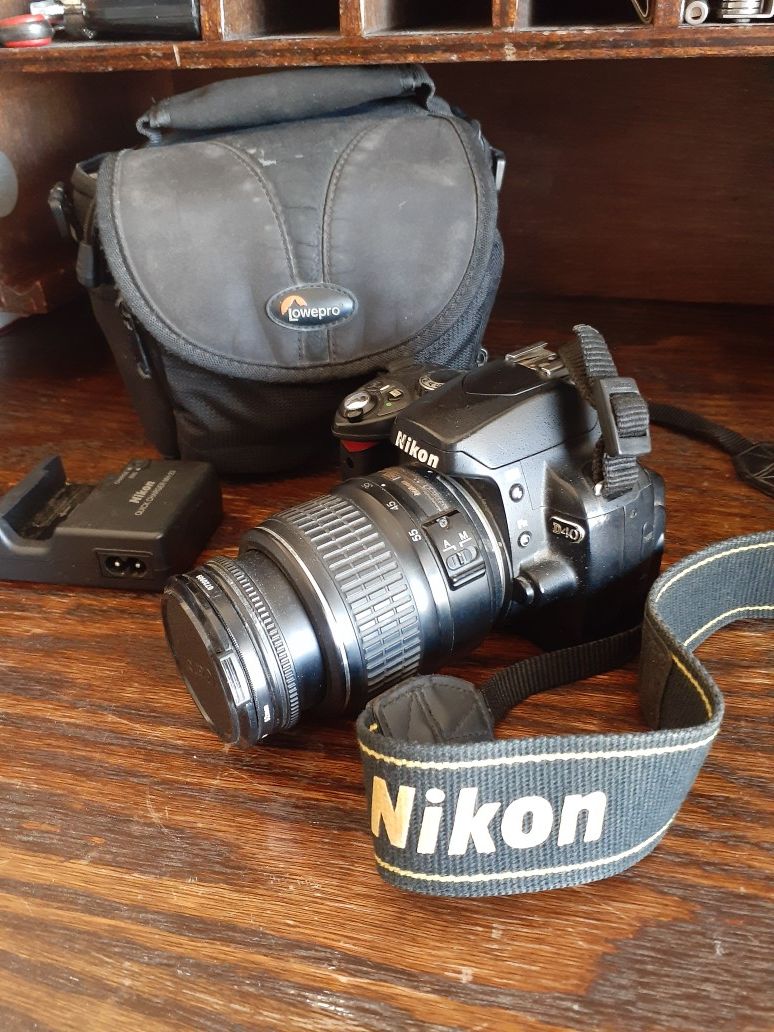 NIKON D40 with lense