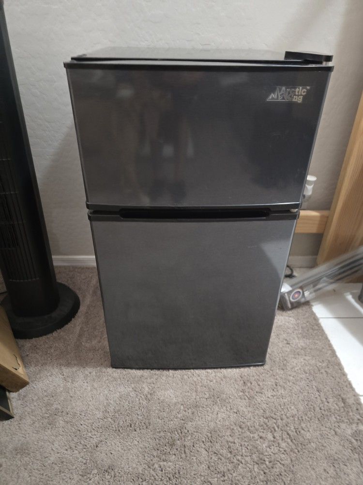 Artic King Mini Fridge With Freezer