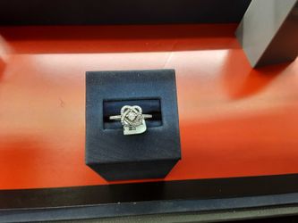 White Gold 10k (.417) 2.5 grams Size 20