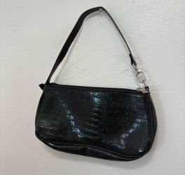 SHEIN Black Crocodile-Embossed Faux Leather Shoulder Bag