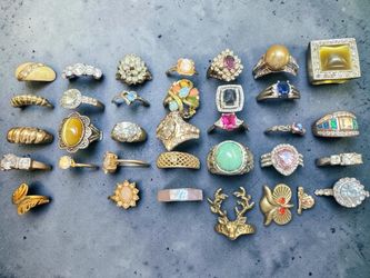 Mixed Vintage Costume Jewelry Ring Lot