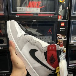 Jordan 1 Smoke Grey 