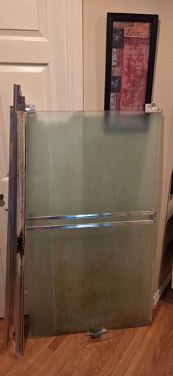 Tub doors glass