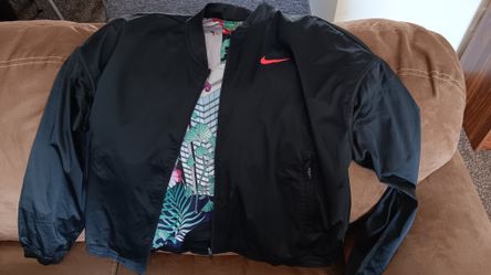 New Beautiful Design Nike Jacket Large
