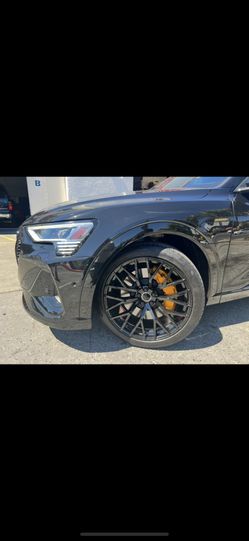 Audi New Q8 Q8 Etron  A7 A8 22” Nee R8 Style Rims Nee Tires Set Sample Pic On Customer Car 