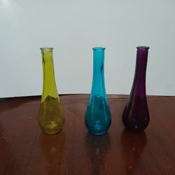 3 Colored Vases