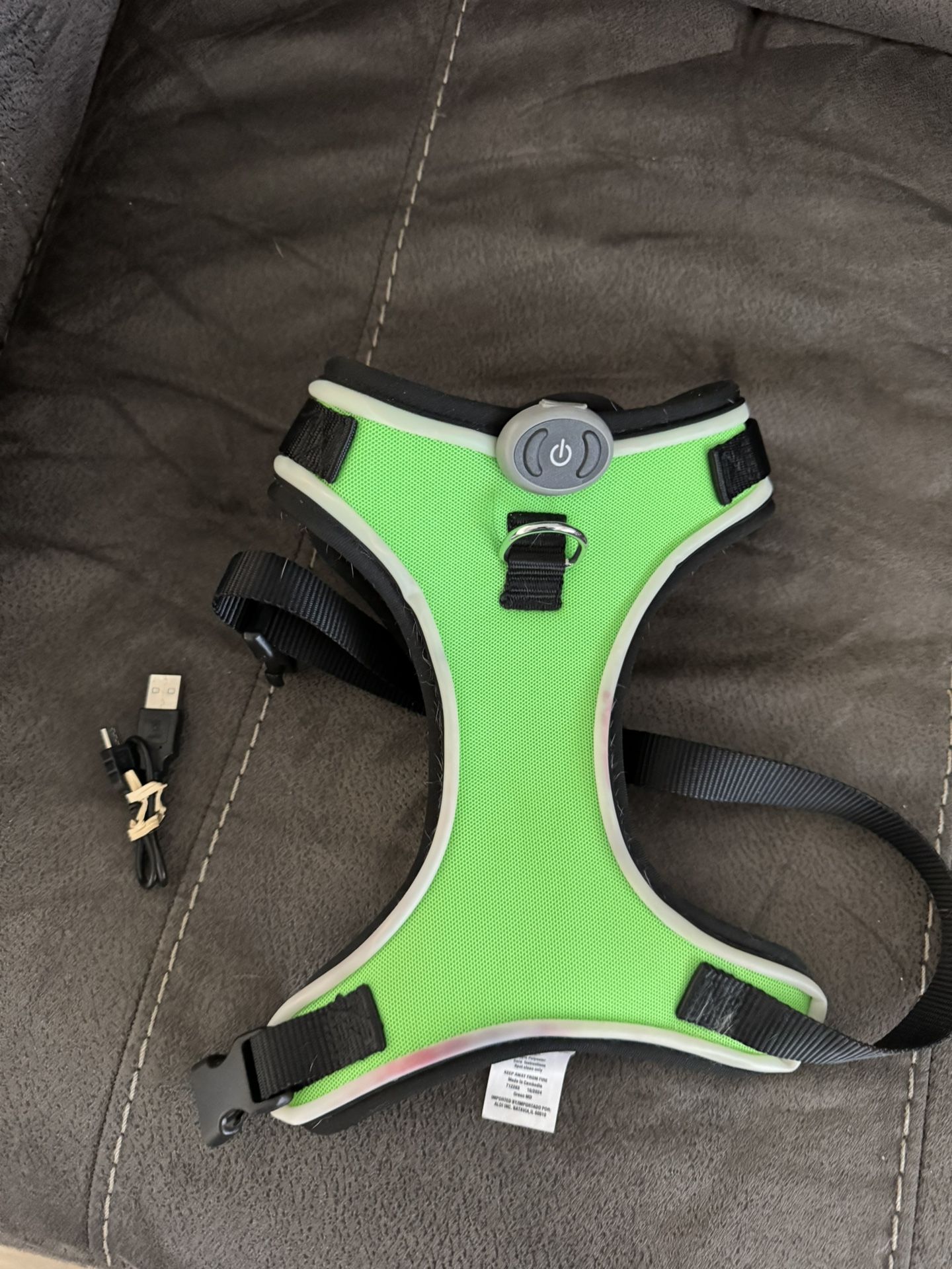 Light Up Harness With Charger $5