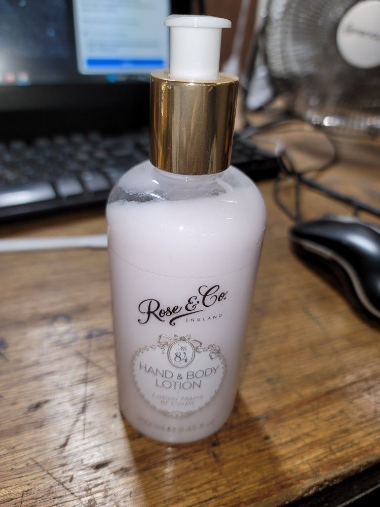 Rose&Co England Body and Hand Lotion