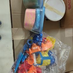 Kinetic Sand With Accessories