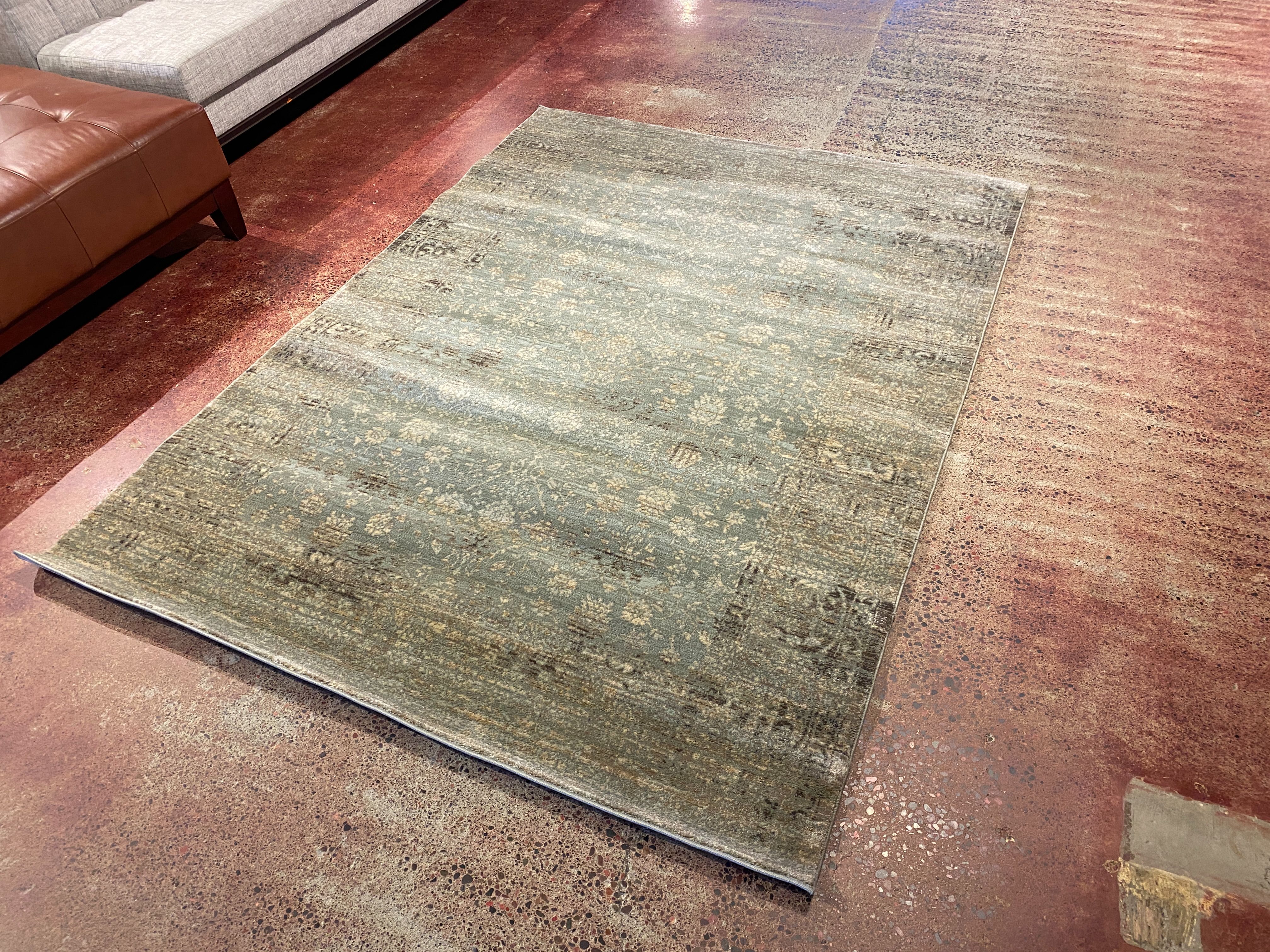 SERIATE Light Green Traditional Rug