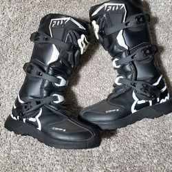  Fox  Riding Boots  Size Y3 