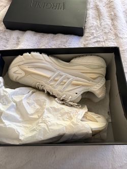 Adidas jellyfish size 10.5