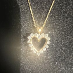 14 K Solid Gold And Natural Diamonds Necklace 