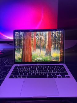 Apple MacBook Pro Laptop