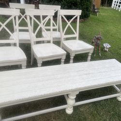 LARGE  BEAUTIFUL SUNROOM/ PATIO FURNITURE 