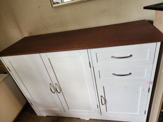 Kitchen Cabinet.
