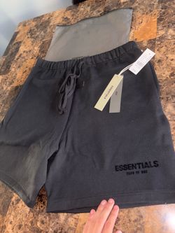 Black essentials shorts (medium)