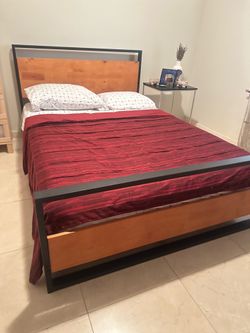 Full size bed
