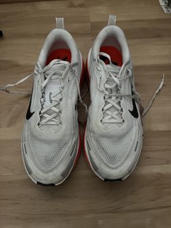 Size 9 Nike Vomero Pluses - Running shoes