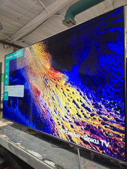 75" Hisense 8K ULED 120hz smart roku tv