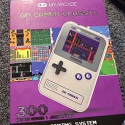 My Arcade Go Gamer Classic Portable Electronic Game Console New 300 retro games