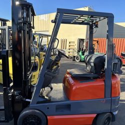 Forklift Toyota 3000 Lb
