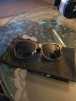 Guess sunglass