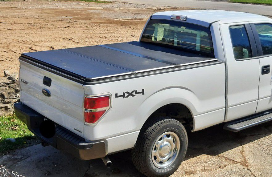 Tri-fold Hard Top Tonneau Cover For 6' Truck Bed 81"x 68"