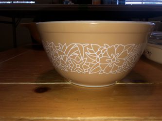 Vintage Pyrex Woodland Bowl