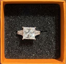 MOISSANITE beautiful Piece