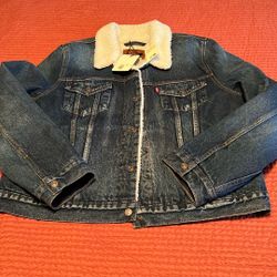 Women Levi’s Trucker Jacket