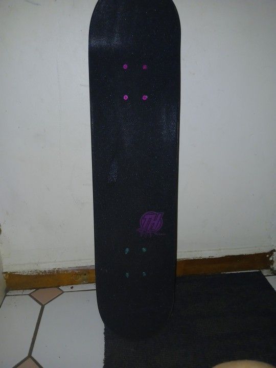 Tony Hawk Signature Girls Skateboard Barely Used!