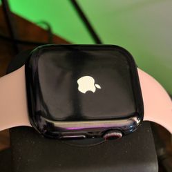 Apple Watch Series 5 Nike Rose Gold Band +xtra Bands