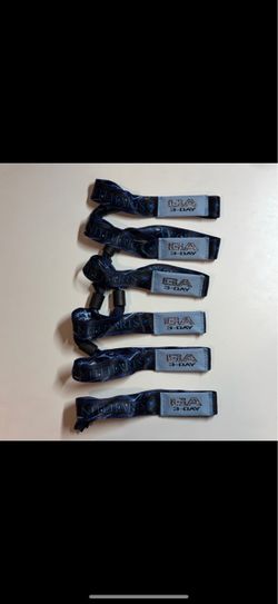 selling 7 niteharts wristbands