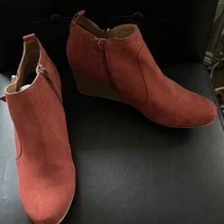 Woman's Red Wedges