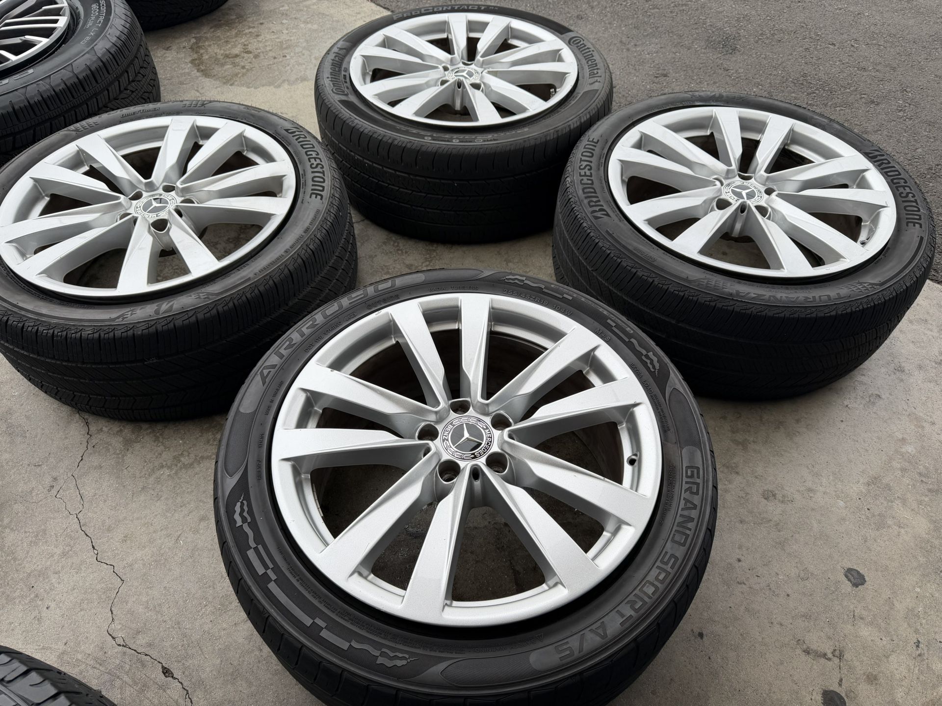 19” Mercedes OEM Factory S550 S63 Wheels With Continental Tires 