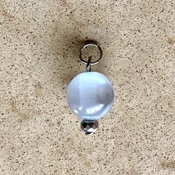 ⚪️ Pretty, milky clear, round beaded pendant
